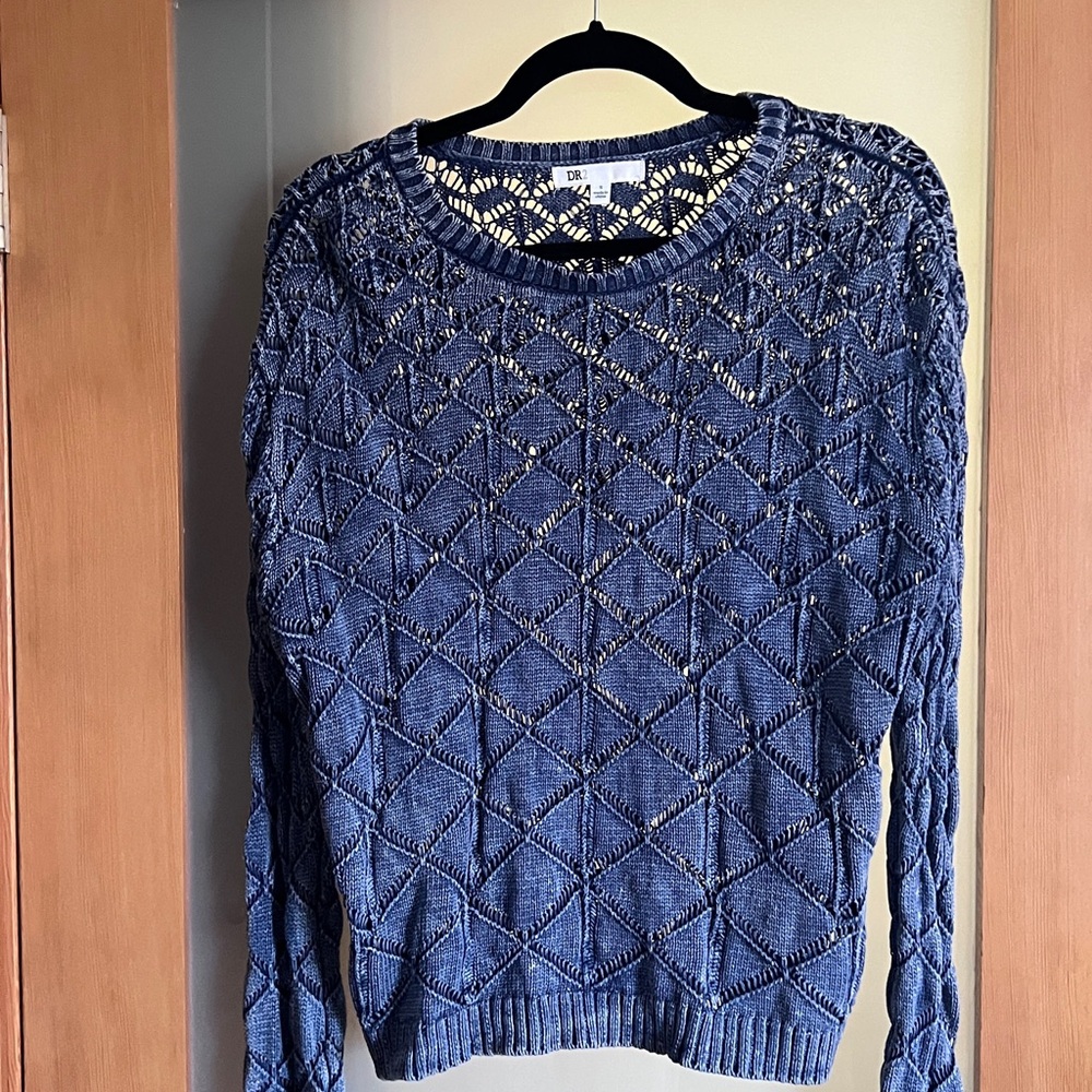 DR2 Blue Crew Neck Sweater with Intricate Knit Design